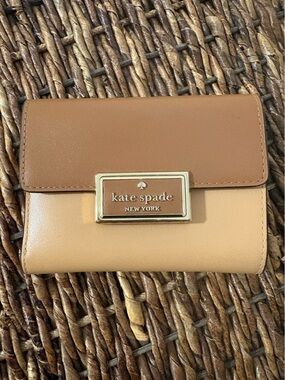 Kate Spade Reegan Medium Flap Wallet in Tiramisu Colorblock Leather